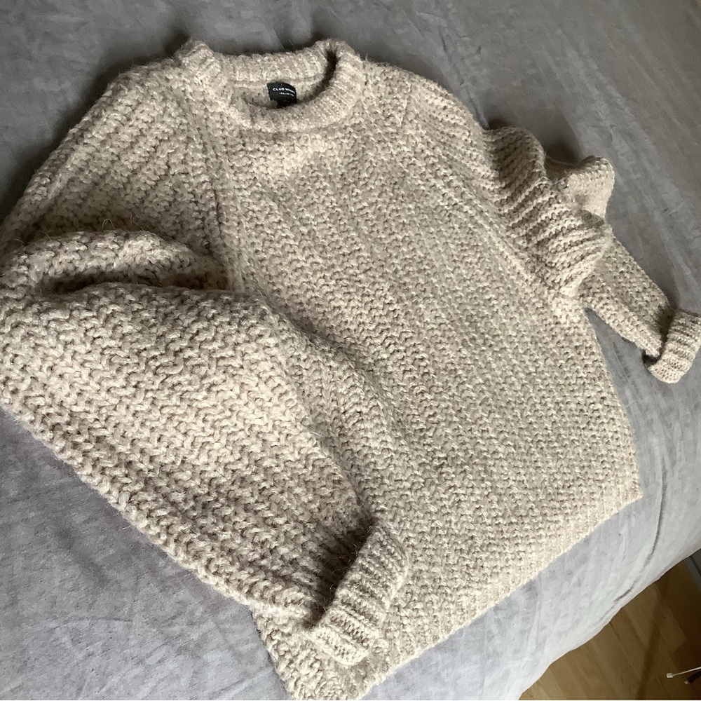 Club Monaco Textured Cream Crewneck Sweater